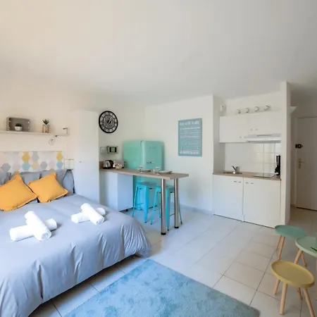 Appartement #17 Sixties Du Port Ac 10mins Walk To Old Town & Port *