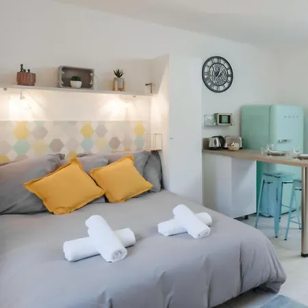 Appartement #17 Sixties Du Port Ac 10mins Walk To Old Town & Port *