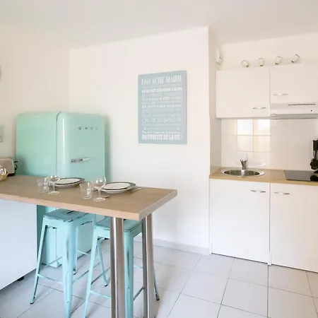 Appartement #17 Sixties Du Port Ac 10mins Walk To Old Town & Port